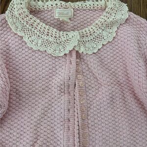 Women’s vintage  Pink cardigan with 22 button clse Crochet lace collar M